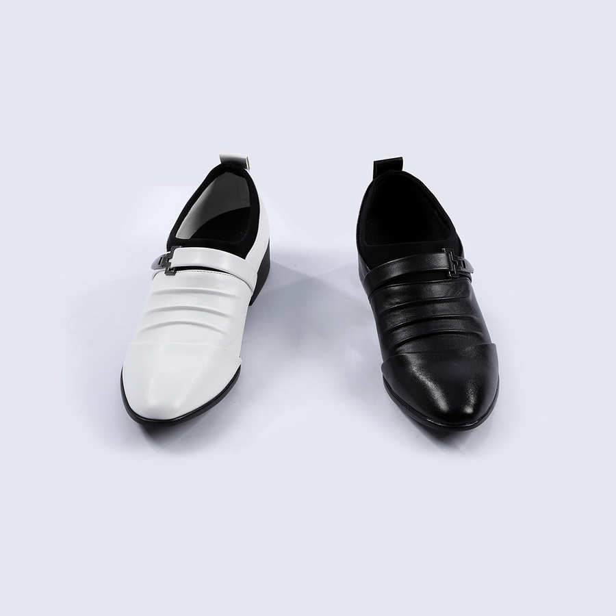 COSFUN Harvey Dent Two-Face cosplay shoes front view pairs one white shoe with one black pointed shoe.