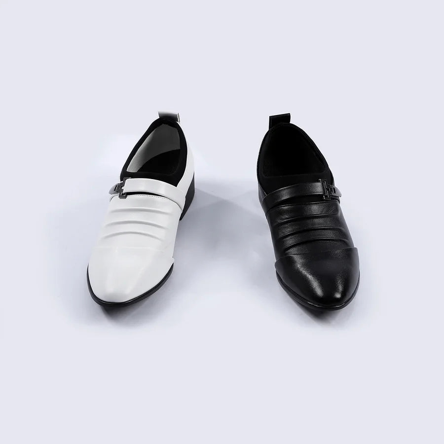 COSFUN Harvey Dent Two-Face cosplay shoes front view pairs one white shoe with one black pointed shoe.
