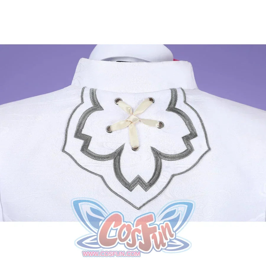 Honkai: Star Rail Evanescia cosplay back collar detail centers a white floral motif on smooth white outerwear