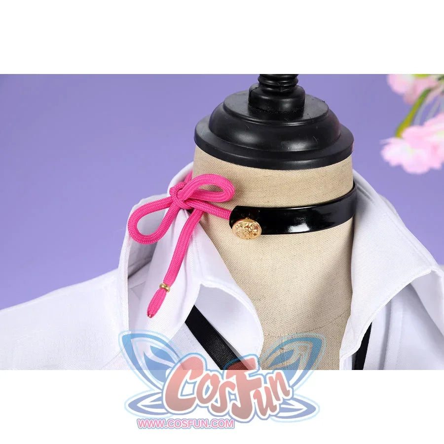 Honkai: Star Rail Evanescia cosplay collar detail ties a pink bow above a black choker and gold-tone pendant