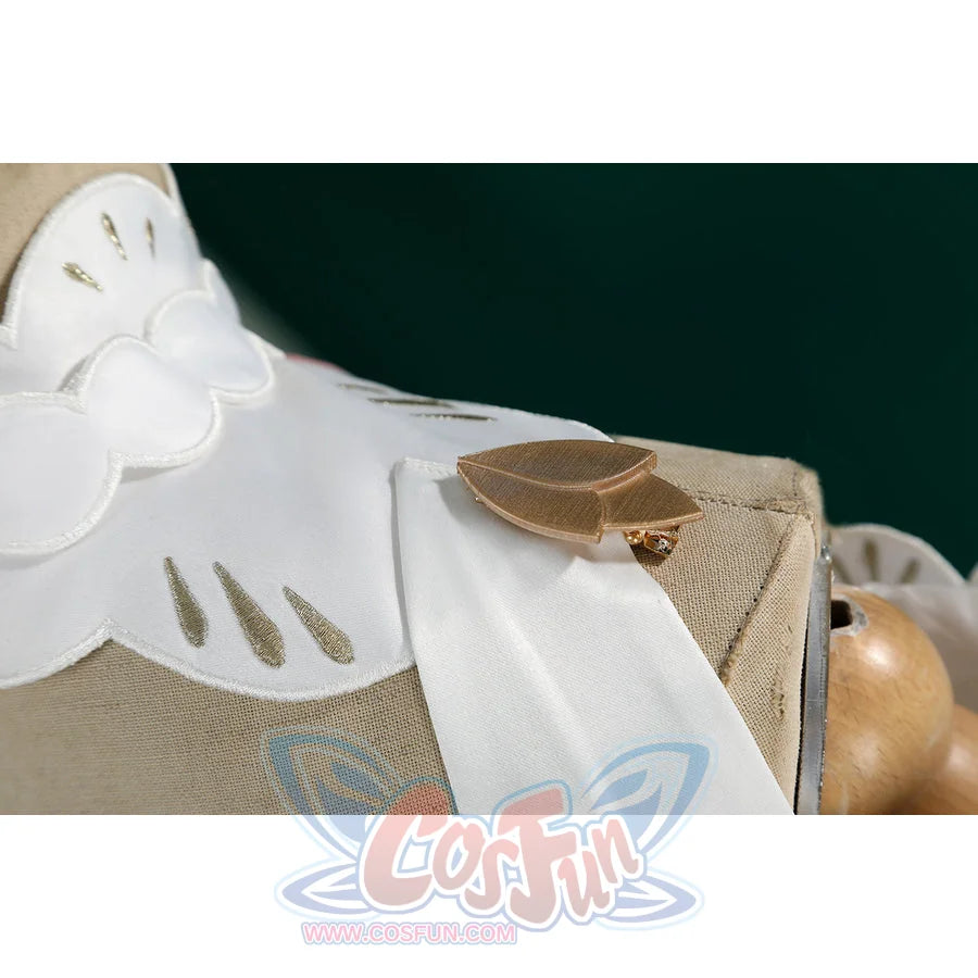 Honkai: Star Rail Ruan Mei cosplay costume shoulder trim detail places white cutout leaves over the shawl edge.