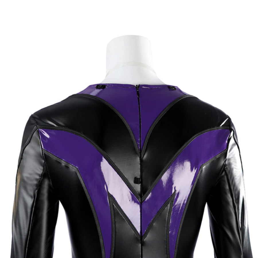 Marvel Rivals Black Cat Felicia Hardy cosplay back bodysuit detail layers purple curves over glossy black fabric.