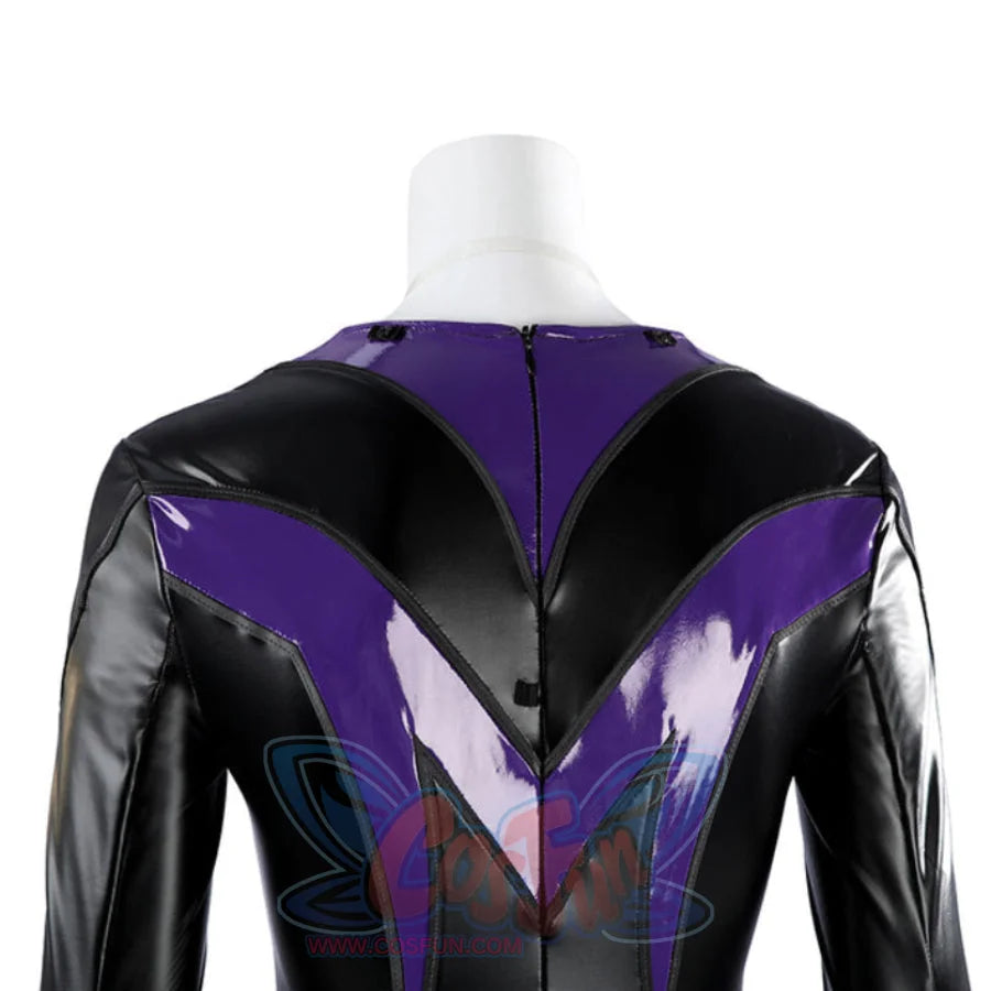 Marvel Rivals Black Cat Felicia Hardy cosplay back bodysuit detail layers purple curves over glossy black fabric.