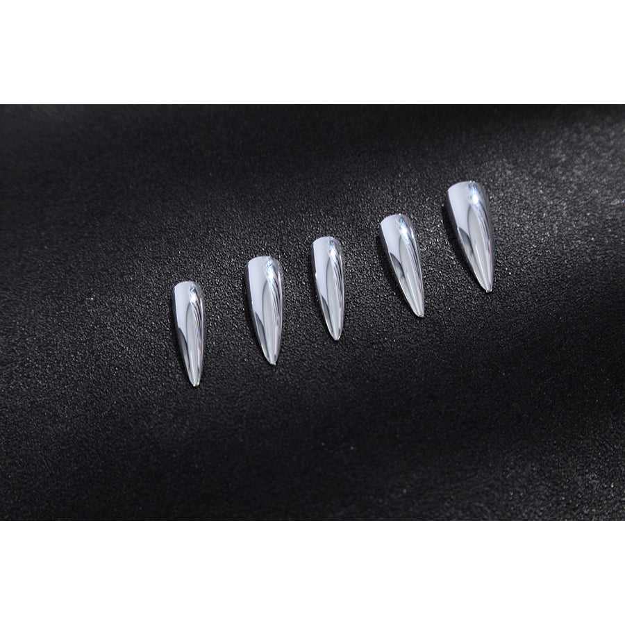 Marvel Rivals Black Cat Felicia Hardy cosplay nail tips detail arranges silver pointed claws for the set.