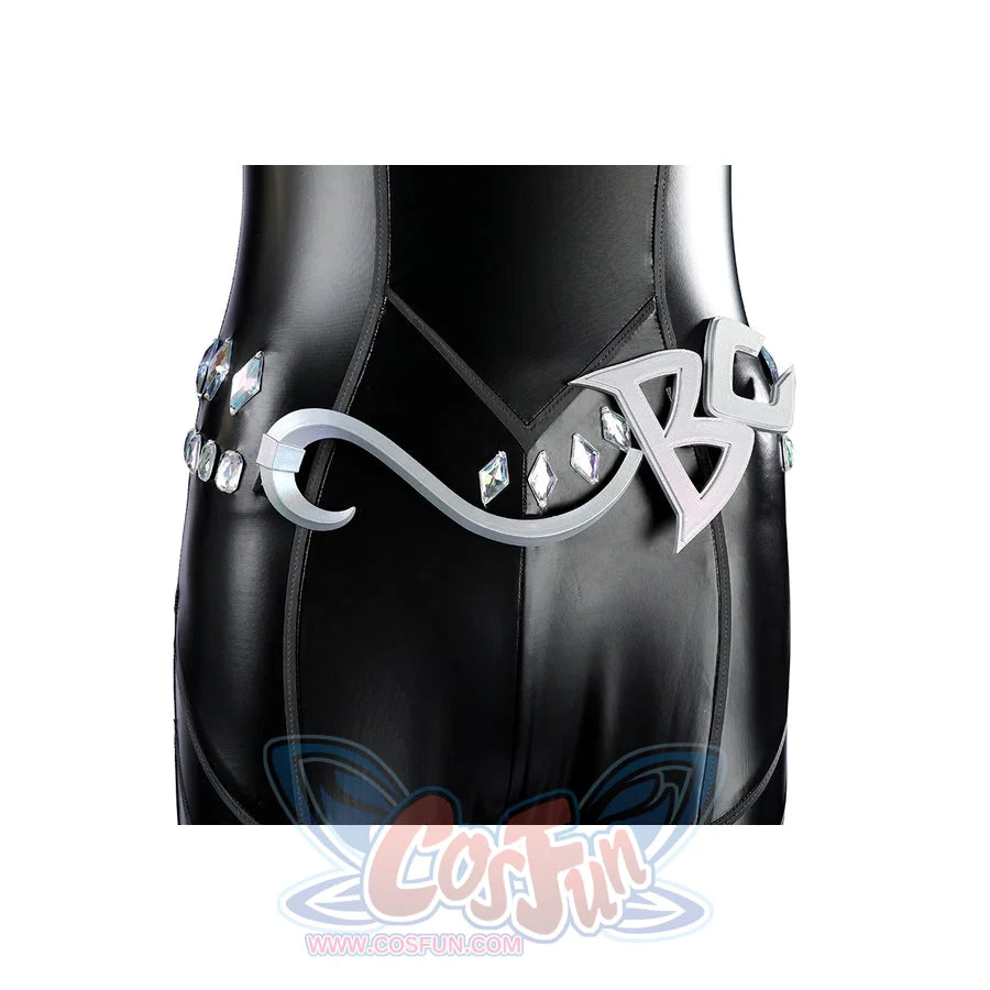 Marvel Rivals Black Cat Felicia Hardy cosplay waist accessory curves silver-tone chains across black gloss.