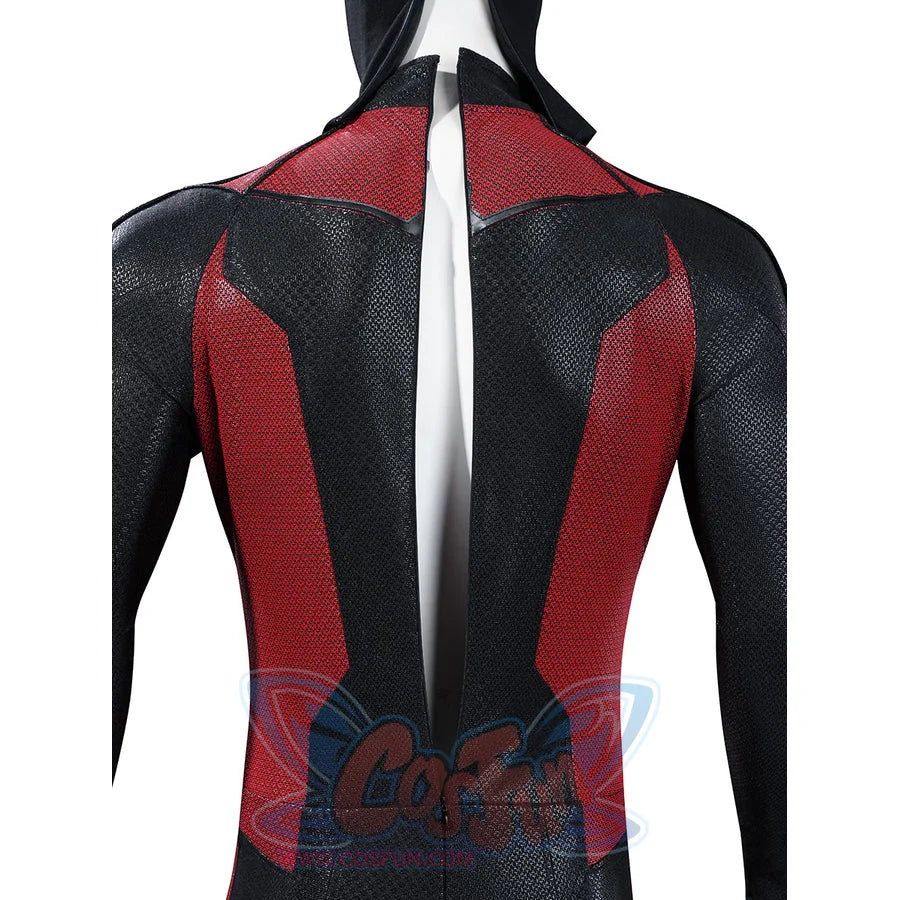 Matt Murdock cosplay costume back zipper detail runs down the spine between red shoulder panels.