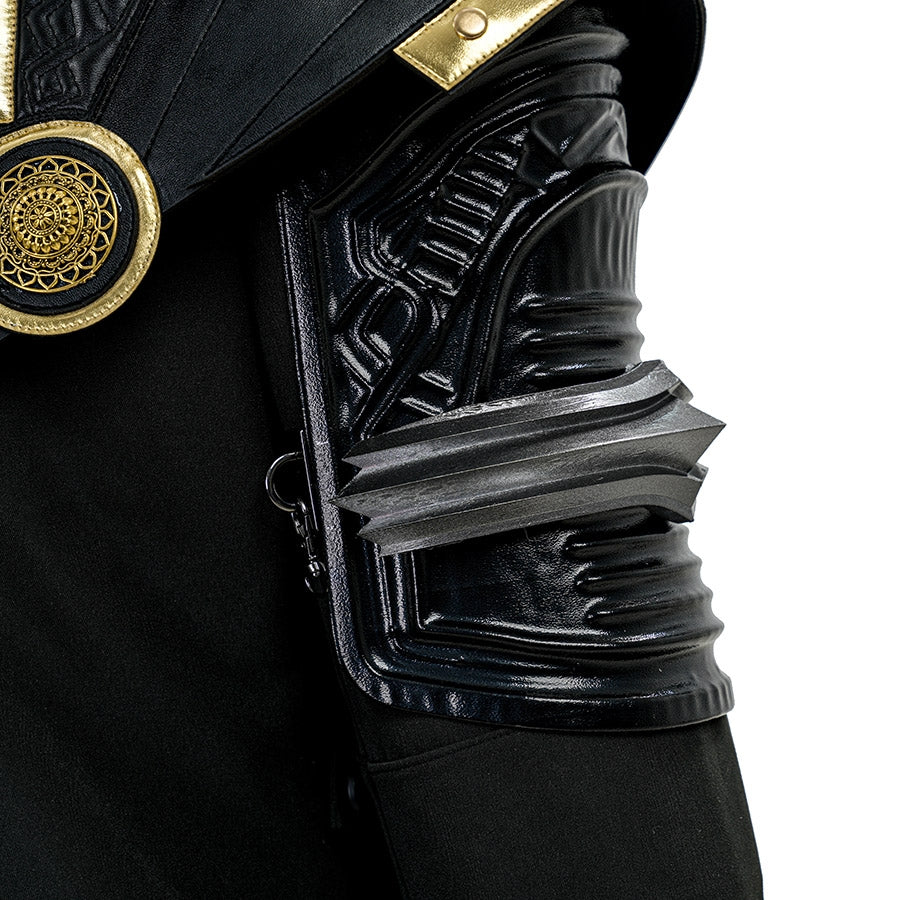 Final Fantasy XV Noctis The Chosen King cosplay costume layers black shoulder armor beneath a gold-tone circular brooch.