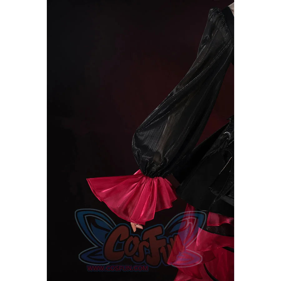 Wuthering Waves Phrolova cosplay sleeve side view shows black fabric flowing into a red cuff.