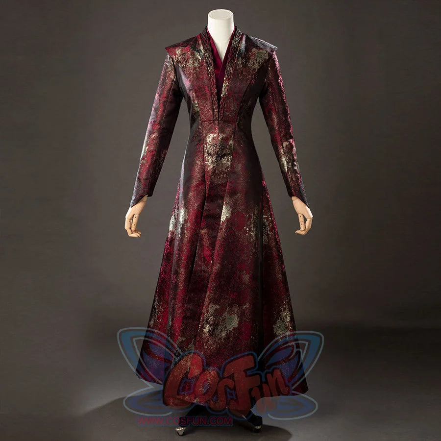 Rhaenyra Targaryen cosplay costume sets the patterned robe around a high collar and long sleeves.