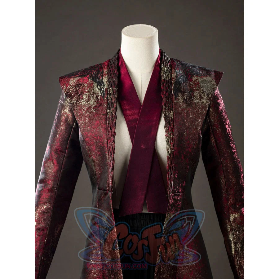Rhaenyra Targaryen cosplay costume opens the front robe to reveal the burgundy inner sash.