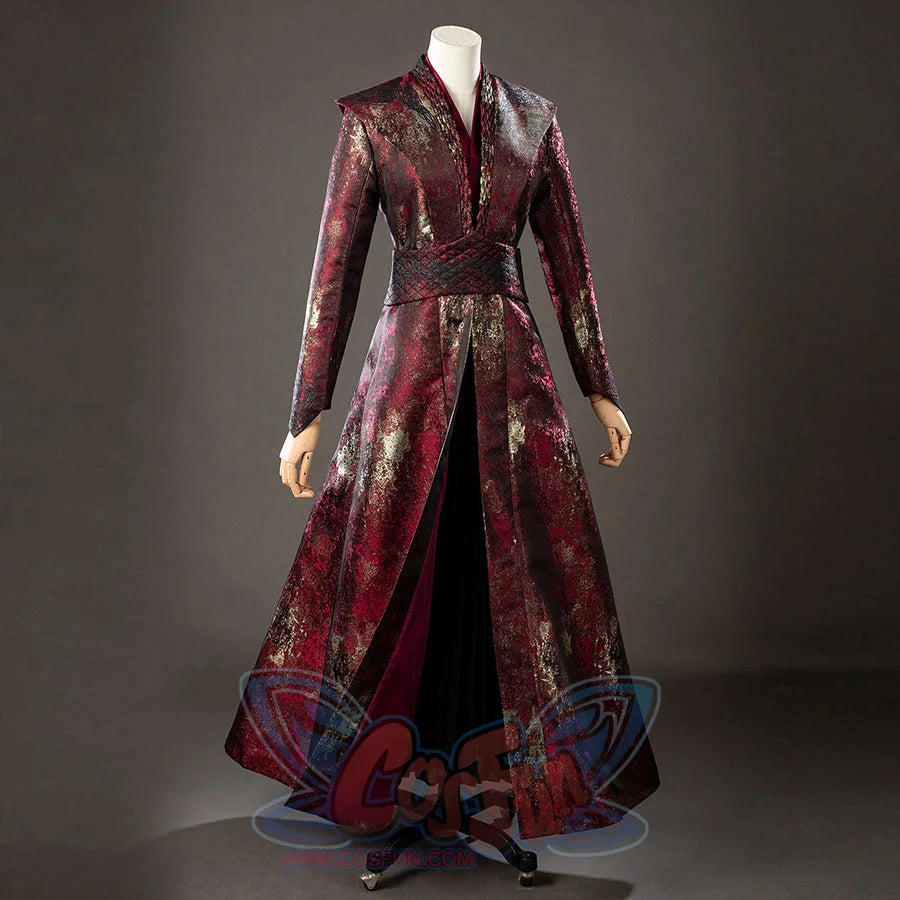 Rhaenyra Targaryen cosplay costume opens the burgundy robe around the black inner skirt.
