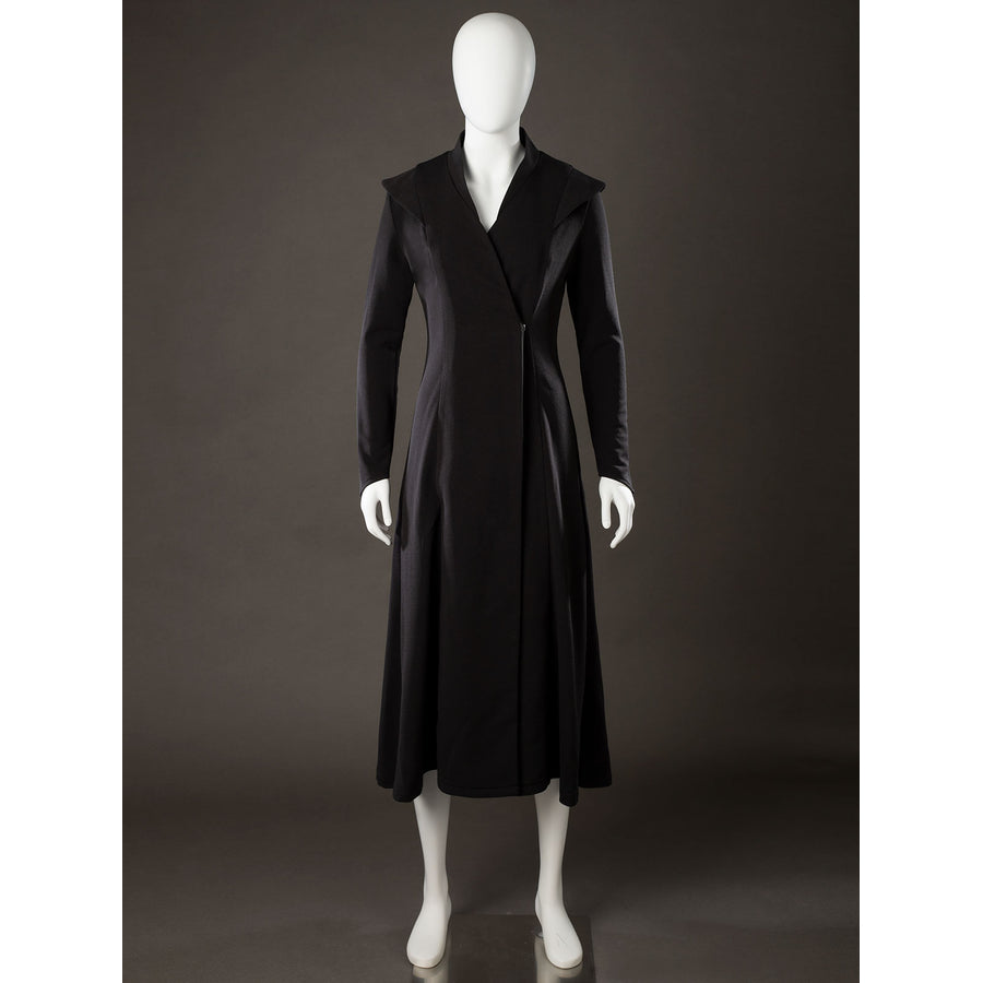 Rhaenyra Targaryen cosplay inner robe front view drops a black long coat shape below folded lapels.