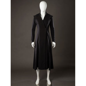 Rhaenyra Targaryen cosplay inner robe front view drops a black long coat shape below folded lapels.