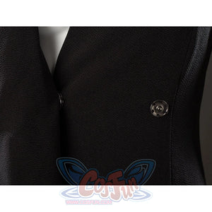 Rhaenyra Targaryen cosplay inner robe snap detail sets a small black fastener into textured fabric.