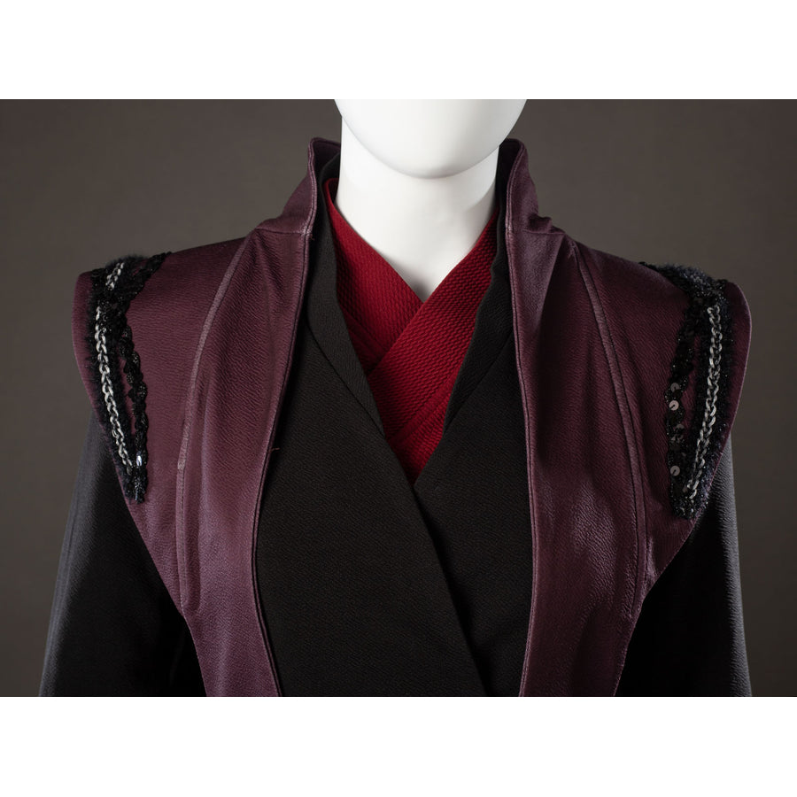Rhaenyra Targaryen cosplay outer robe shoulder view layers maroon panels over black lapels.