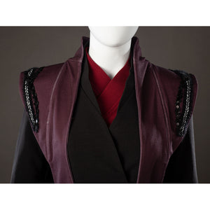 Rhaenyra Targaryen cosplay outer robe shoulder view layers maroon panels over black lapels.