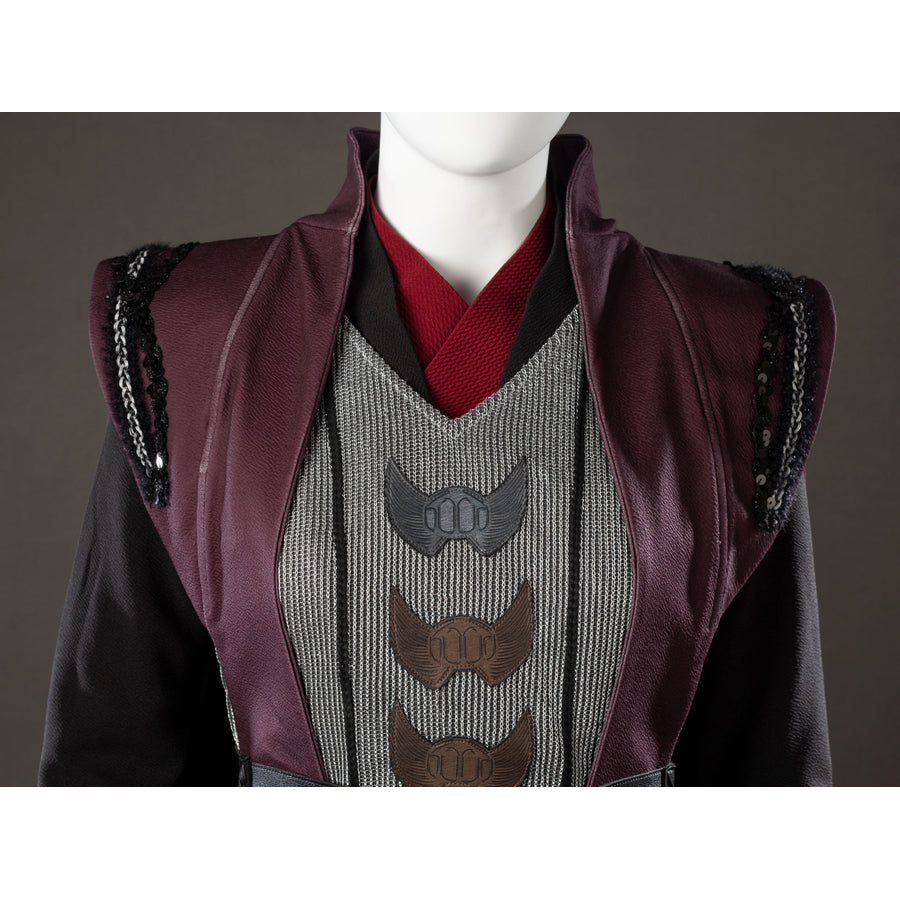 Rhaenyra Targaryen cosplay shoulder detail frames maroon robe edges around the gray vest.