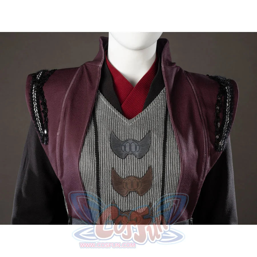 Rhaenyra Targaryen cosplay shoulder detail frames maroon robe edges around the gray vest.