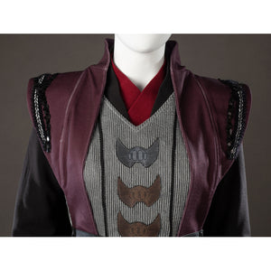 Rhaenyra Targaryen cosplay shoulder detail frames maroon robe edges around the gray vest.