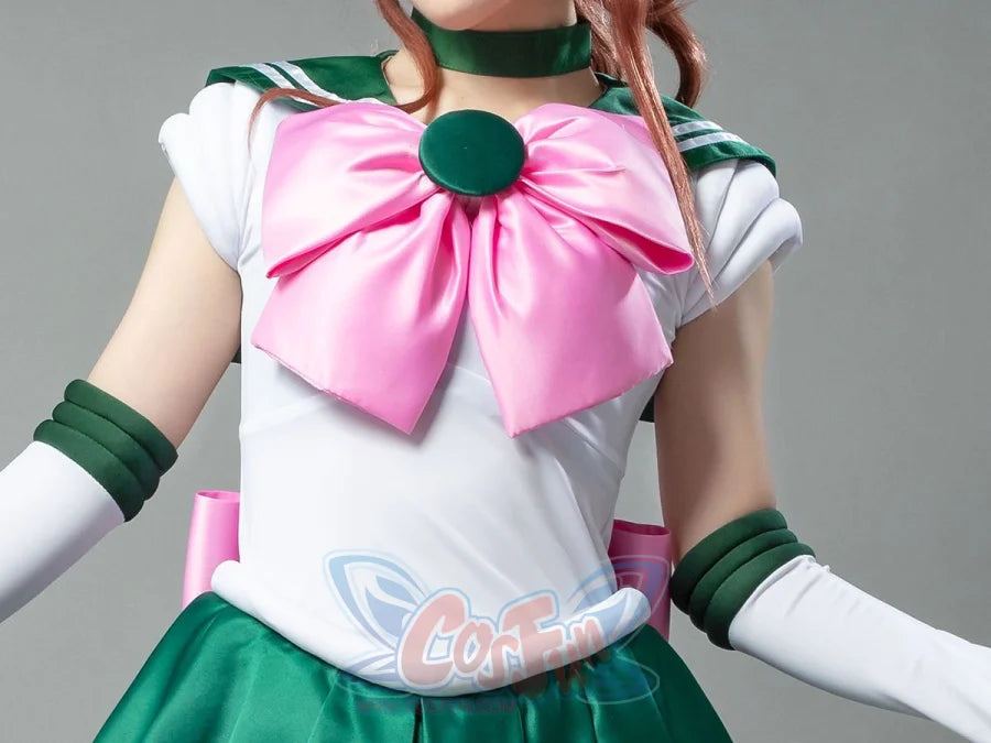 Sailor Jupiter cosplay bow close-up gathers pink satin against green sailor trim