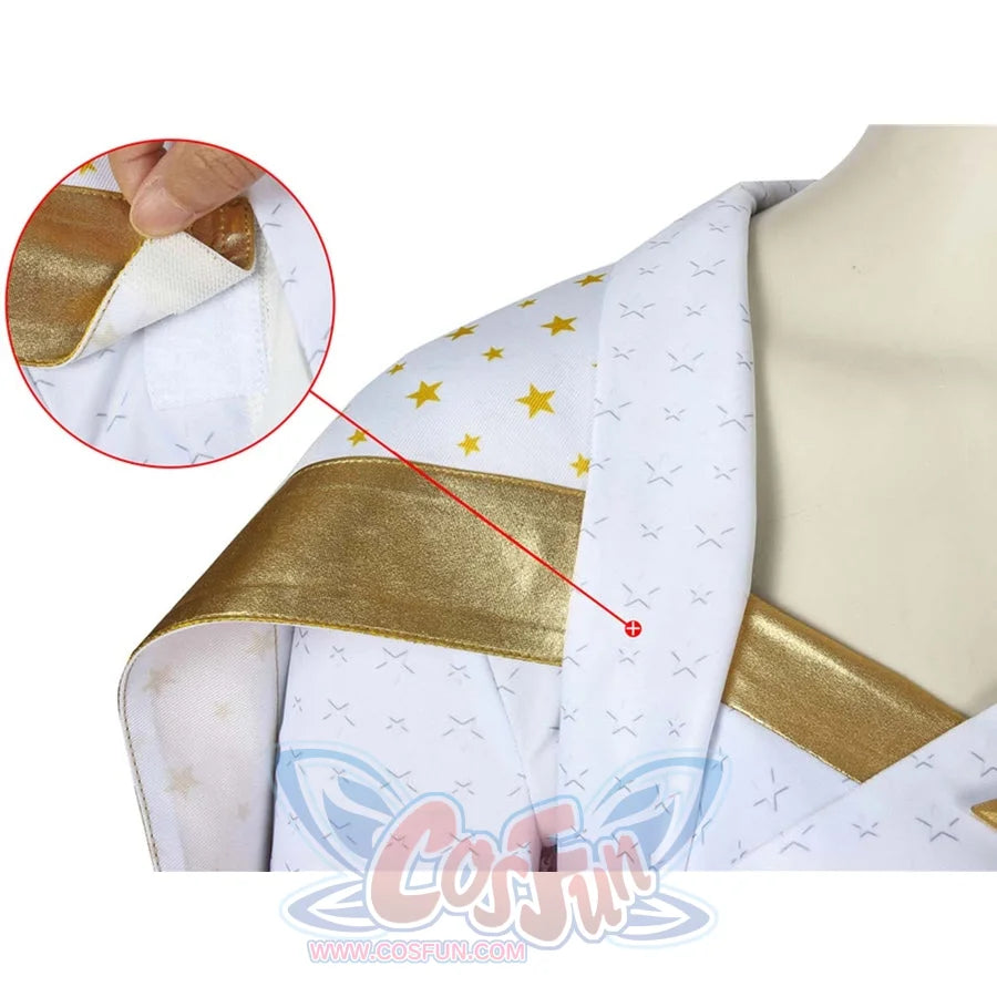 The Boys Starlight cosplay shoulder detail frames the cape edge beneath gold-tone shoulder armor.