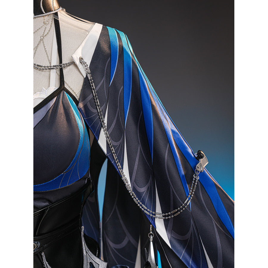 Velina Airgid cosplay costume drapes a printed capelet over a satin dress and secures the chest with silver-tone link chains.