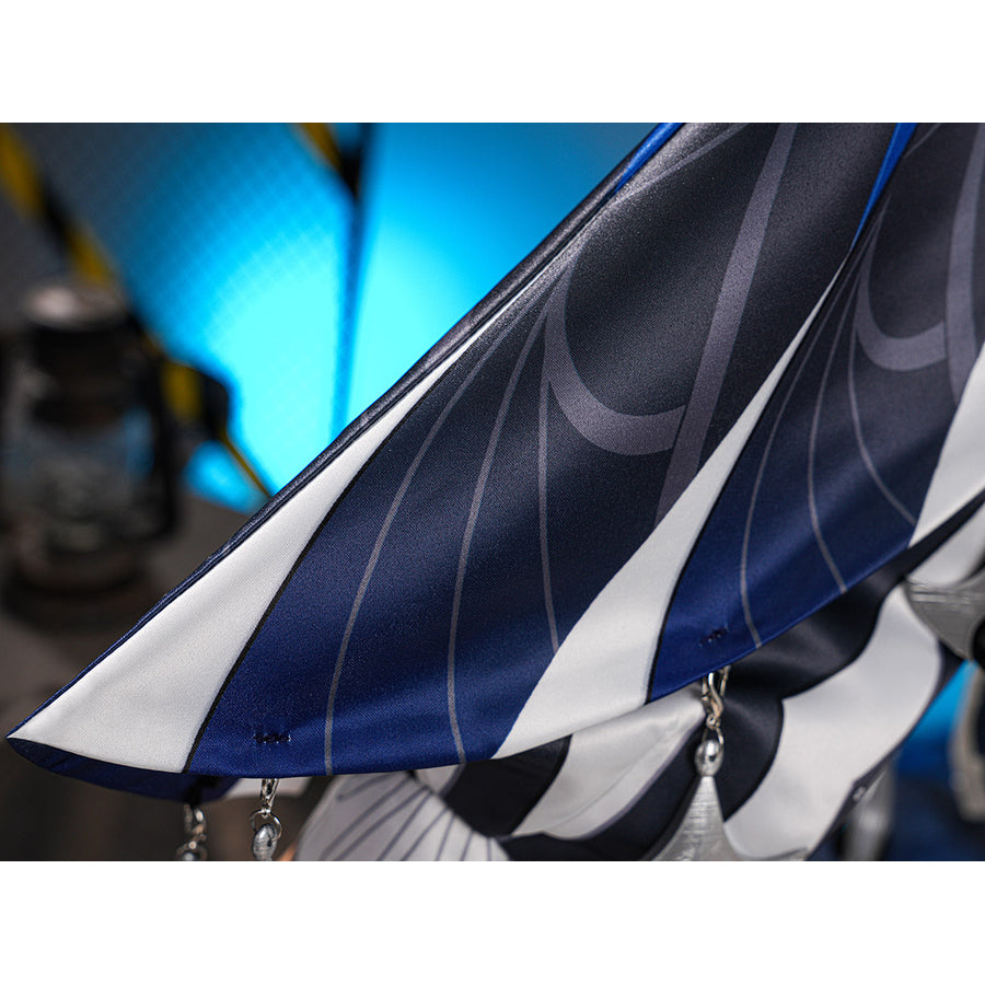 Velina Airgid cosplay costume traces intricate patterns across the satin capelet panels while highlighting hanging accents.