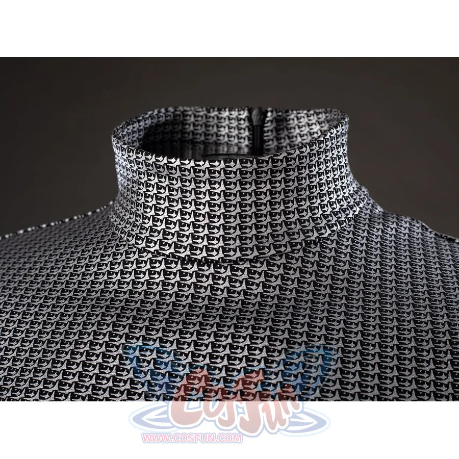 Victor Von Doom cosplay costume details the high chainmail-pattern collar and tight woven texture.