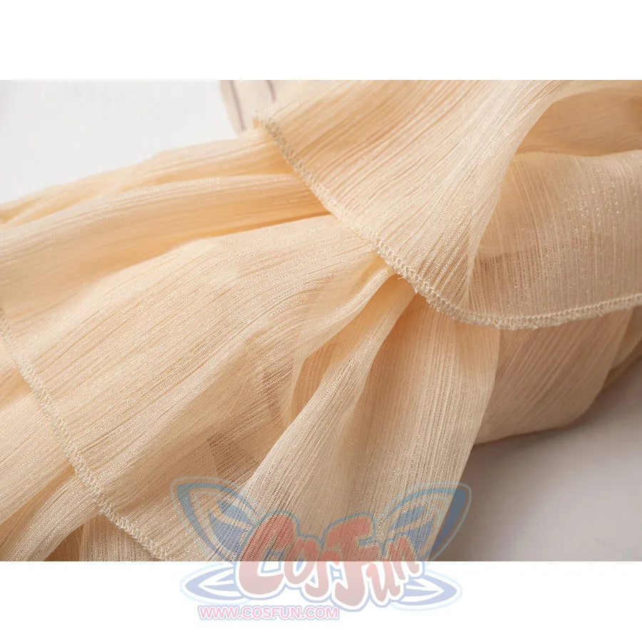 Violet Evergarden cosplay costume captures the delicate texture of sheer pleated fabric used in the garment design.