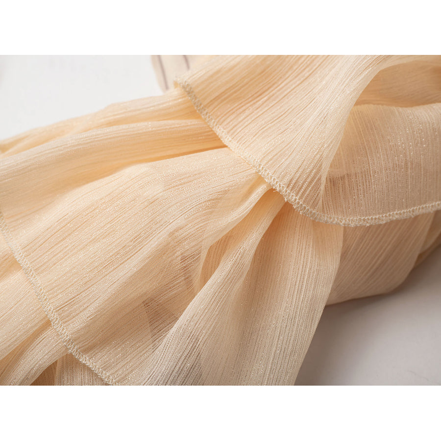 Violet Evergarden cosplay costume captures the delicate texture of sheer pleated fabric used in the garment design.