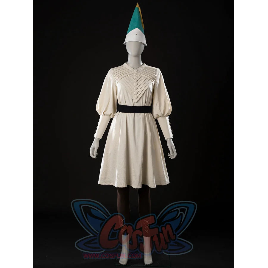 Witch Hat Atelier Coco Tetia Richeh cosplay robe front view gathers cream pleats beneath a black waist sash.