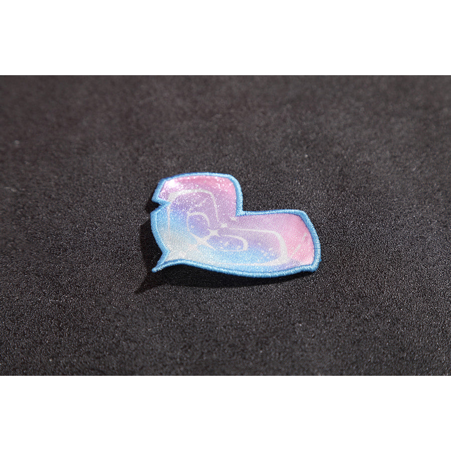 Wuthering Waves Aemeath cosplay heart tattoo patch detail presents the pastel heart motif with blue edging.