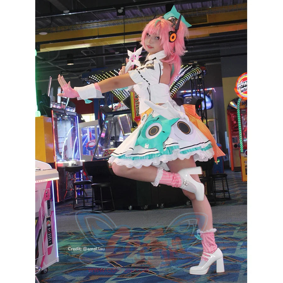 Zenless Zone Zero Aria cosplay costume side profile sets wing accents behind a flared skirt.