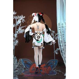 Zenless Zone Zero Dialyn cosplay costume back view shows black straps crossing above the white dress