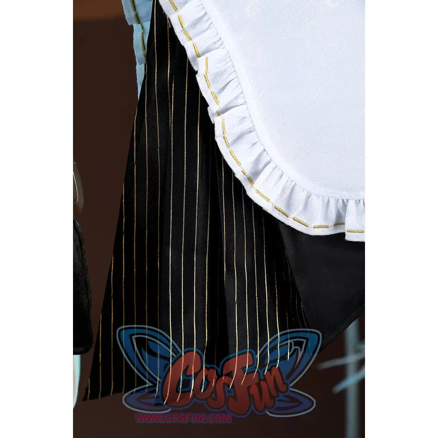 Zenless Zone Zero Dialyn cosplay skirt fringe detail shows long black strands falling beneath the white sleeve