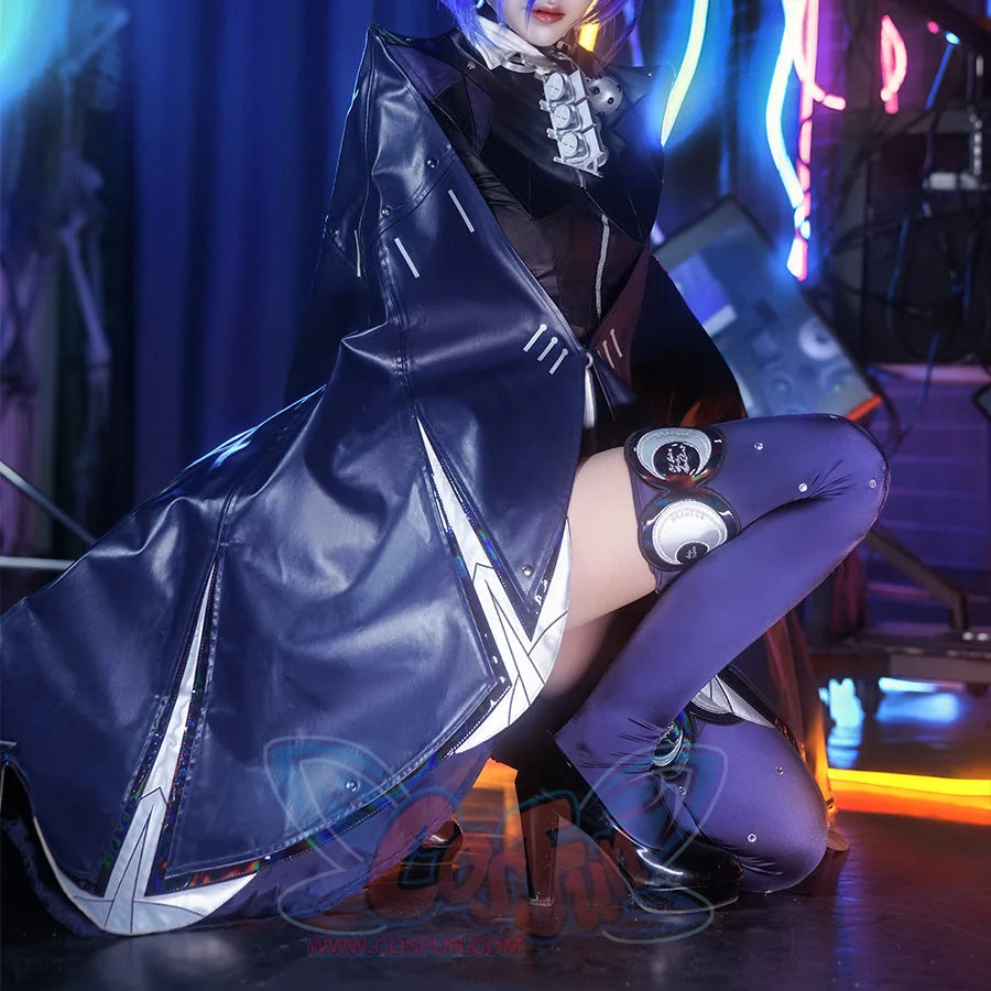 Zenless Zone Zero Promeia cosplay costume frames a purple leg ring beneath the glossy cape and white trim.