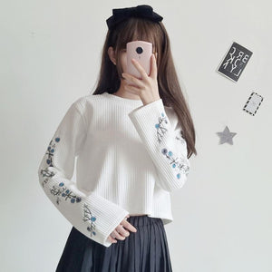 Country Sweet Floral Design Embroidery Short Sweatshirt J40089